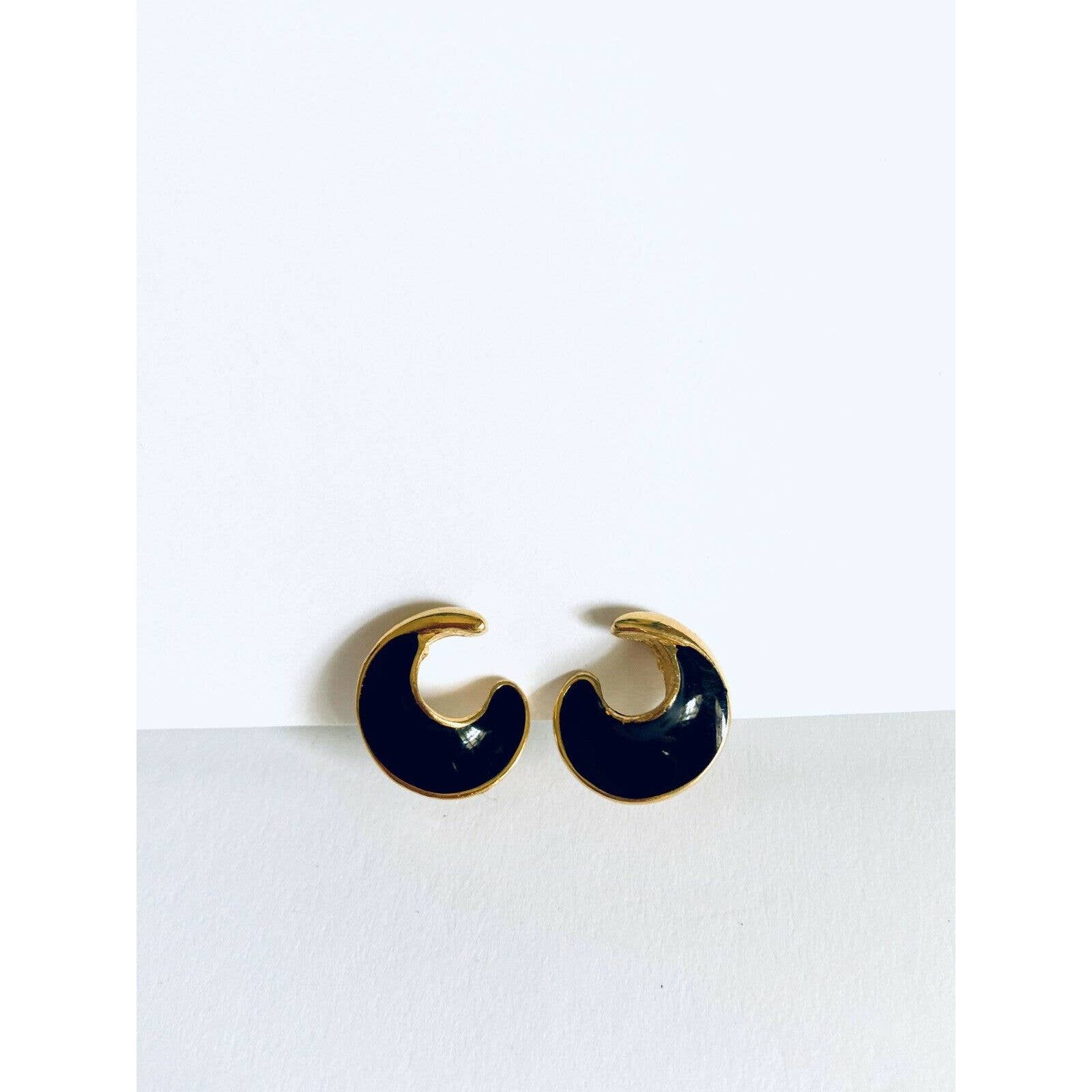 Vtg Geometric Gold Black Enamel Clip On Earrings